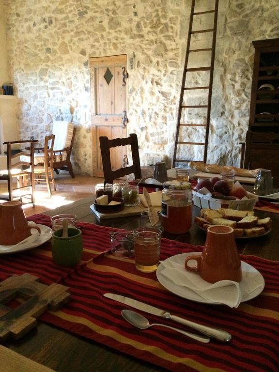 Mas Moineau Bed & Breakfast Mezoargues Luaran gambar