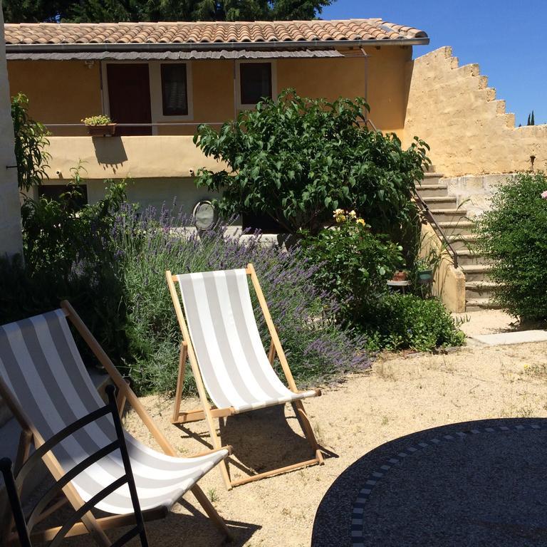 Mas Moineau Bed & Breakfast Mezoargues Luaran gambar