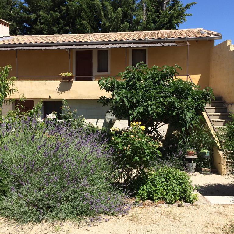 Mas Moineau Bed & Breakfast Mezoargues Luaran gambar